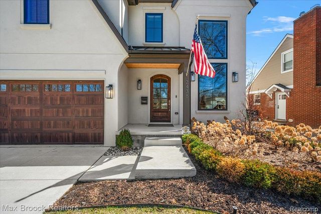 2438 Evergreen Drive, Royal Oak, MI 48073