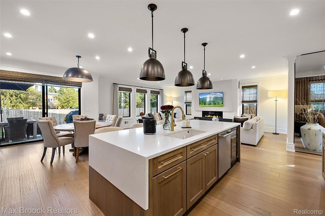 2438 Evergreen Drive, Royal Oak, MI 48073