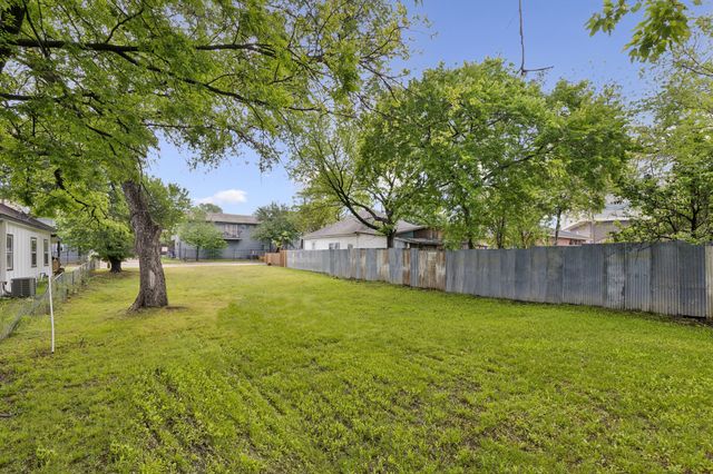 311 N Patton Avenue, Dallas, TX 75203