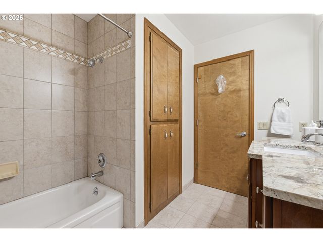7465 Sw DOWNS POST Rd, Wilsonville, OR 97070