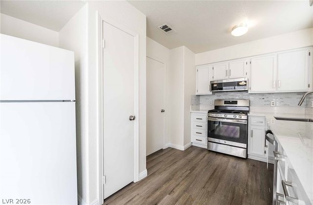 8212 HERCULES Drive, Las Vegas, NV 89128