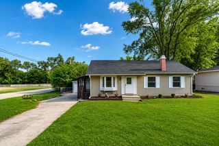413 Fairfield Drive, Island Lake, IL 60042