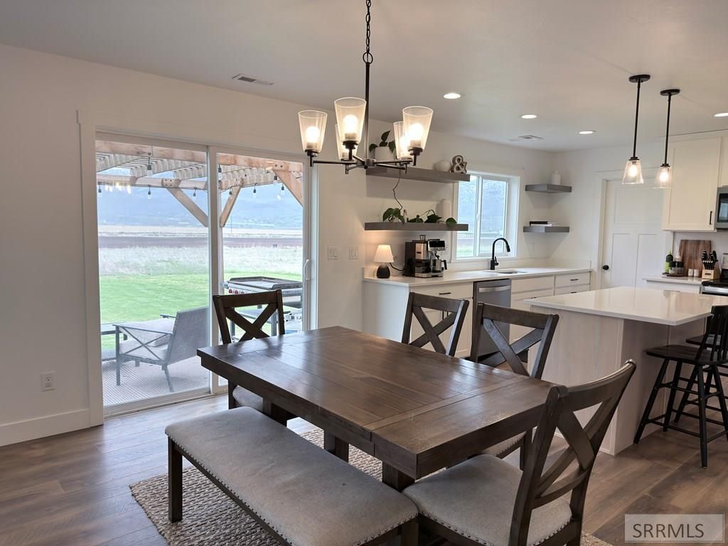 Image 7 of property listing at 3607 S Parkinson Road, Franklin, ID 83237