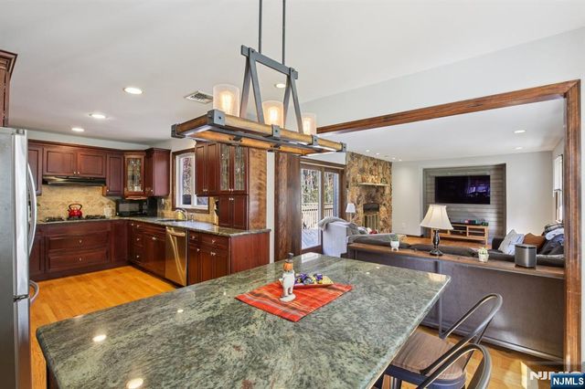 4 Ledgewood Trail, Kinnelon Borough, NJ 07405