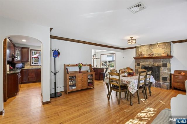 4 Ledgewood Trail, Kinnelon Borough, NJ 07405