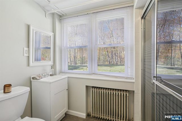 4 Ledgewood Trail, Kinnelon Borough, NJ 07405