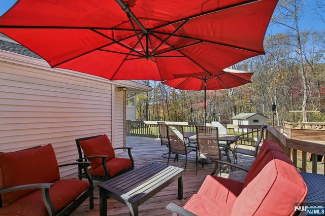 4 Ledgewood Trail, Kinnelon Borough, NJ 07405