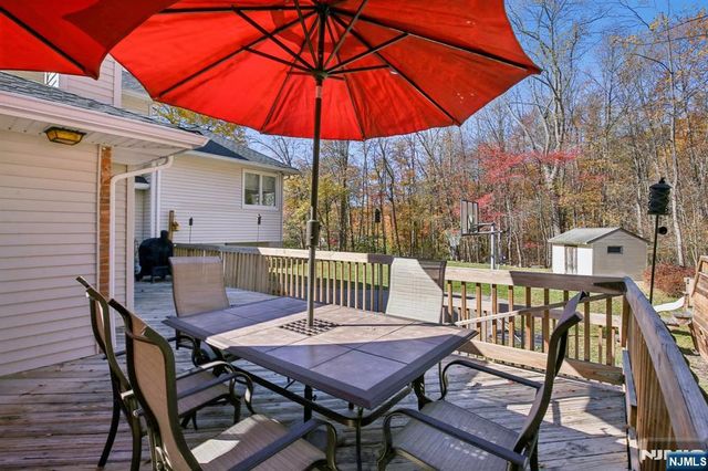 4 Ledgewood Trail, Kinnelon Borough, NJ 07405