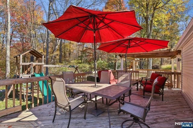 4 Ledgewood Trail, Kinnelon Borough, NJ 07405