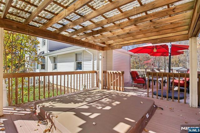 4 Ledgewood Trail, Kinnelon Borough, NJ 07405