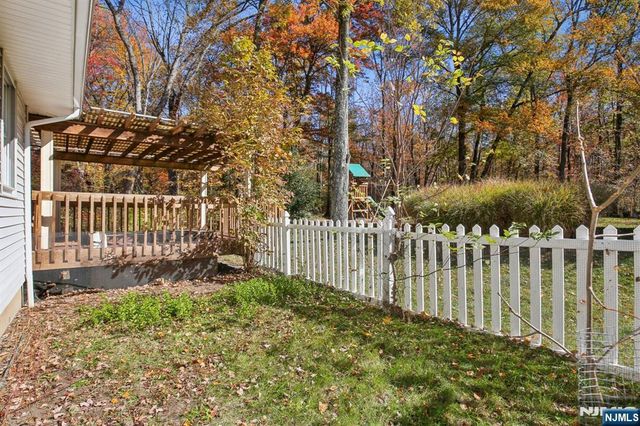 4 Ledgewood Trail, Kinnelon Borough, NJ 07405