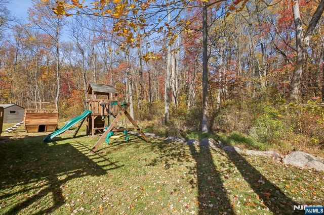 4 Ledgewood Trail, Kinnelon Borough, NJ 07405