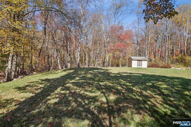 4 Ledgewood Trail, Kinnelon Borough, NJ 07405