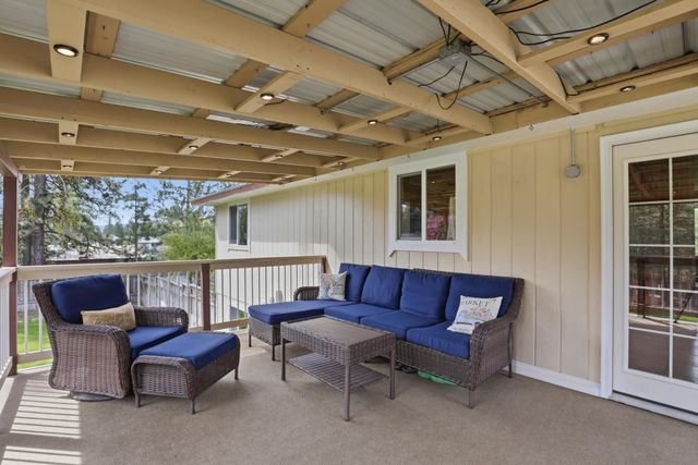 16340 N Greenfield Ct, Nine Mile Falls, WA 99026