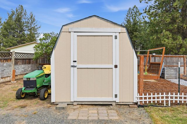 16340 N Greenfield Ct, Nine Mile Falls, WA 99026
