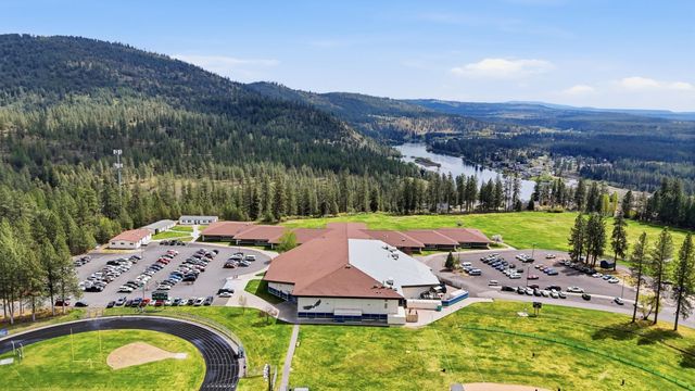 16340 N Greenfield Ct, Nine Mile Falls, WA 99026