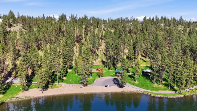 16340 N Greenfield Ct, Nine Mile Falls, WA 99026