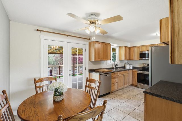 16340 N Greenfield Ct, Nine Mile Falls, WA 99026