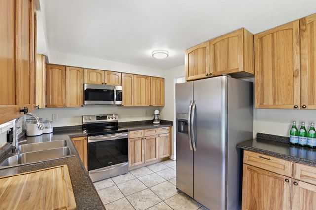 16340 N Greenfield Ct, Nine Mile Falls, WA 99026