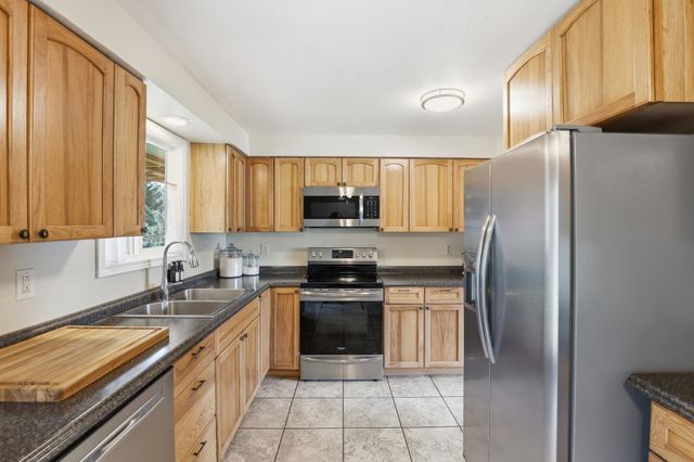 16340 N Greenfield Ct, Nine Mile Falls, WA 99026