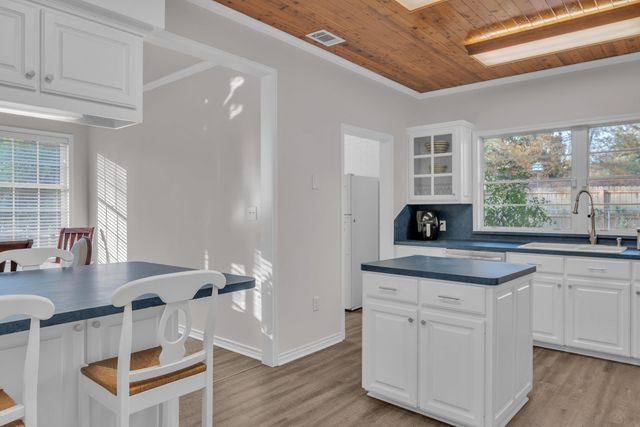 1809 Tryon Rd, Longview, TX 75601