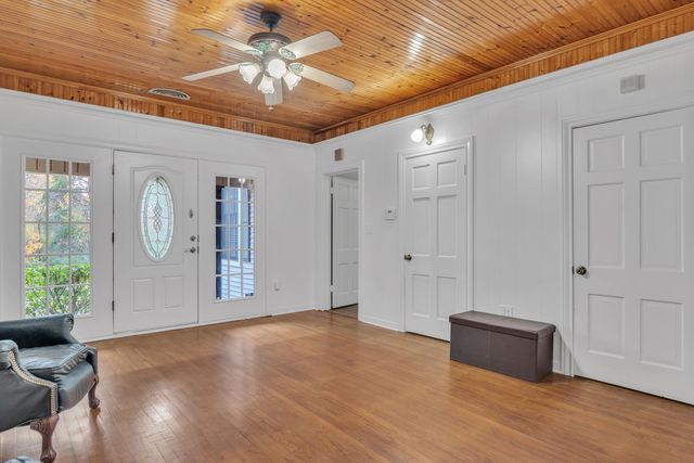 1809 Tryon Rd, Longview, TX 75601