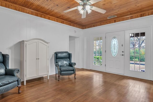 1809 Tryon Rd, Longview, TX 75601