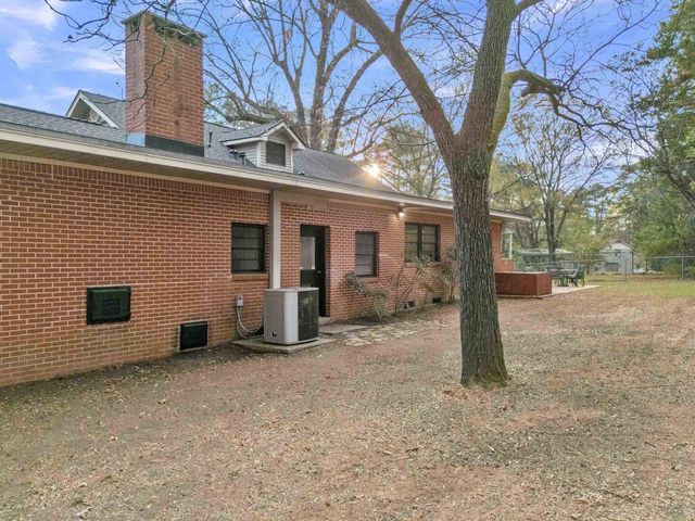 1809 Tryon Rd, Longview, TX 75601