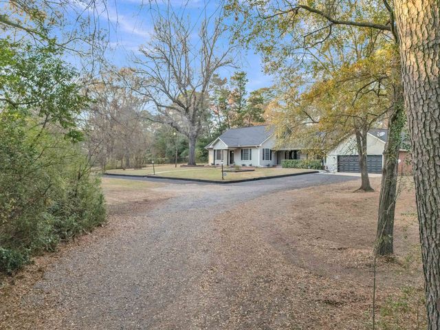 1809 Tryon Rd, Longview, TX 75601