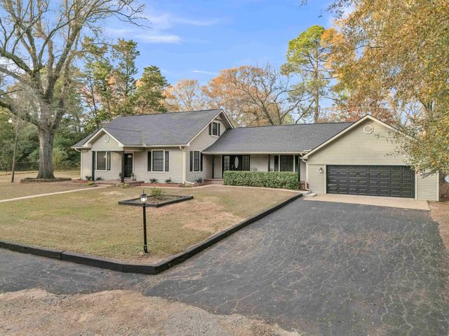 1809 Tryon Rd, Longview, TX 75601