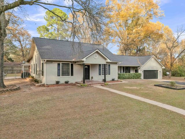1809 Tryon Rd, Longview, TX 75601