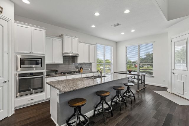124 Redtail LN, Leander, TX 78641