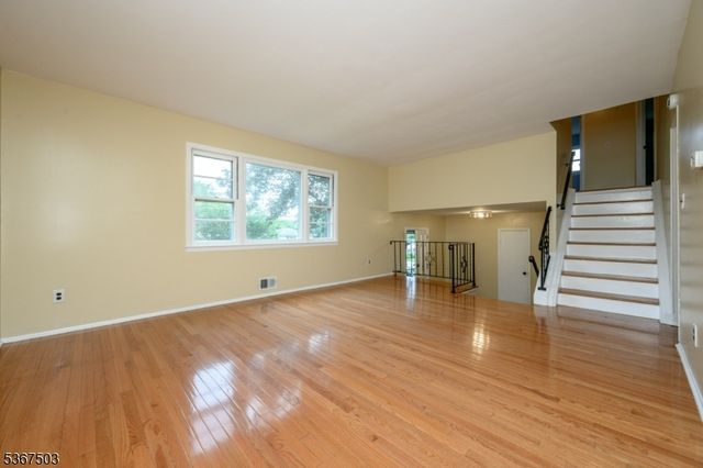 43 Barry Dr, Rockaway Twp., NJ 07866