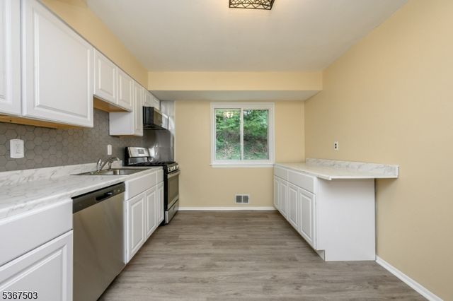 43 Barry Dr, Rockaway Twp., NJ 07866