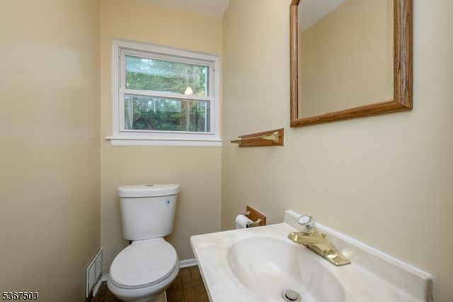 43 Barry Dr, Rockaway Twp., NJ 07866