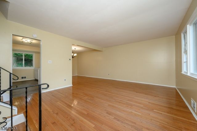 43 Barry Dr, Rockaway Twp., NJ 07866