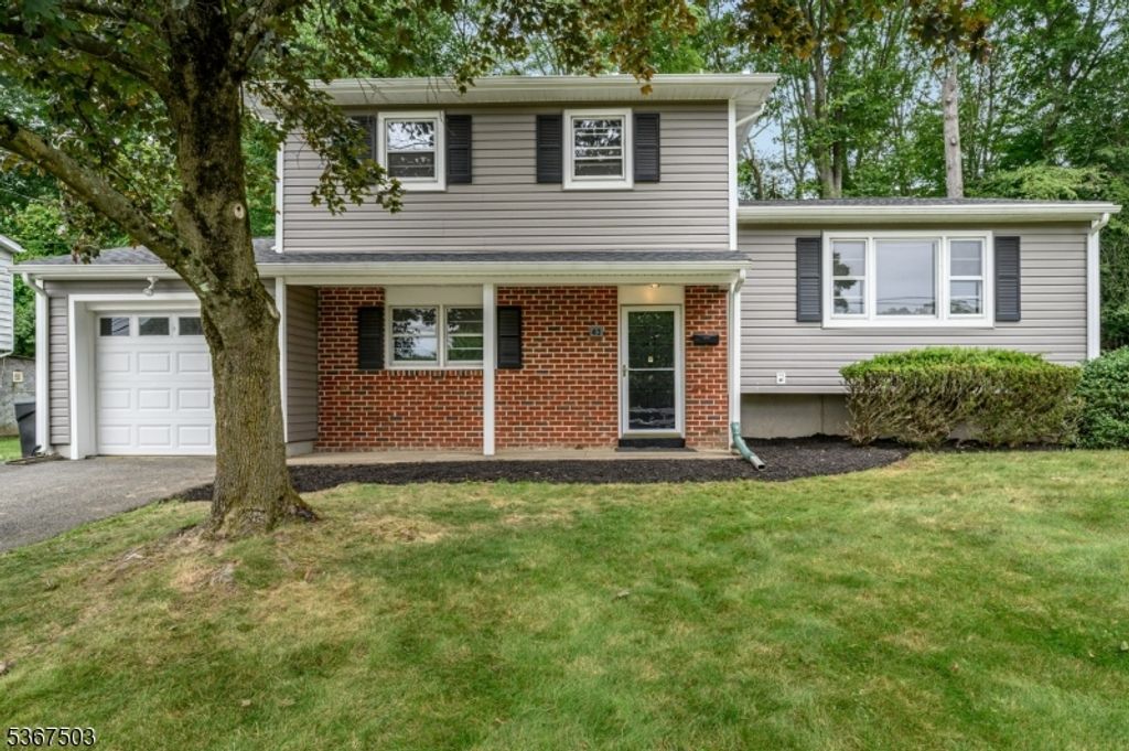 43 Barry Dr, Rockaway Twp., NJ 07866