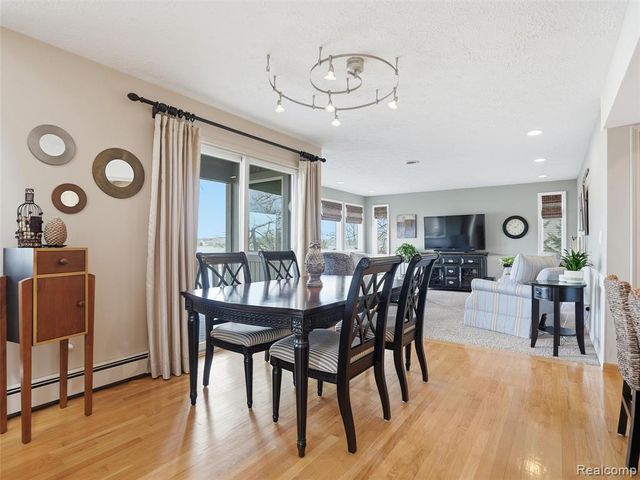 4965 Grover Drive, Brighton, MI 48116