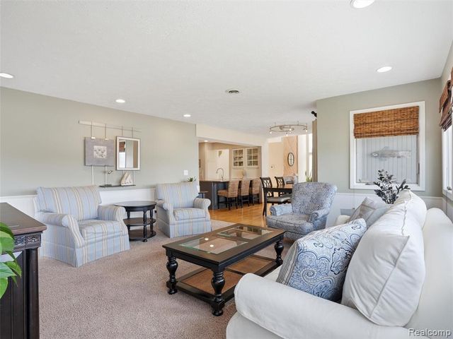 4965 Grover Drive, Brighton, MI 48116
