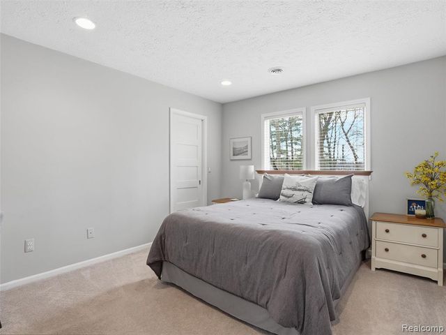 4965 Grover Drive, Brighton, MI 48116