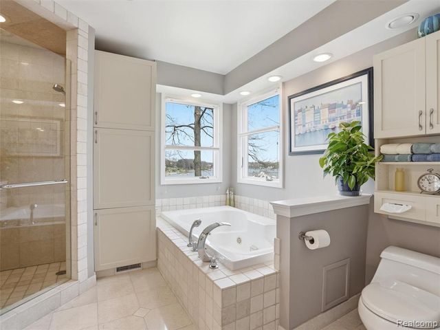4965 Grover Drive, Brighton, MI 48116