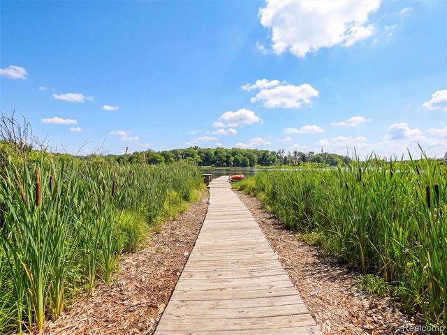 4965 Grover Drive, Brighton, MI 48116