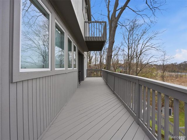 4965 Grover Drive, Brighton, MI 48116