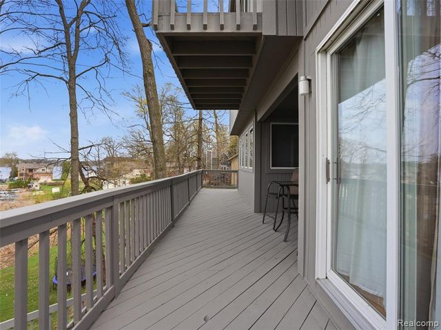 4965 Grover Drive, Brighton, MI 48116