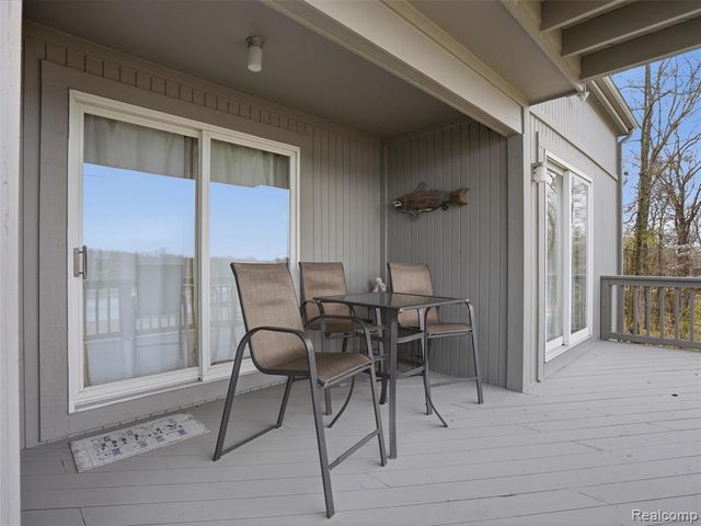4965 Grover Drive, Brighton, MI 48116