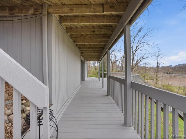 4965 Grover Drive, Brighton, MI 48116