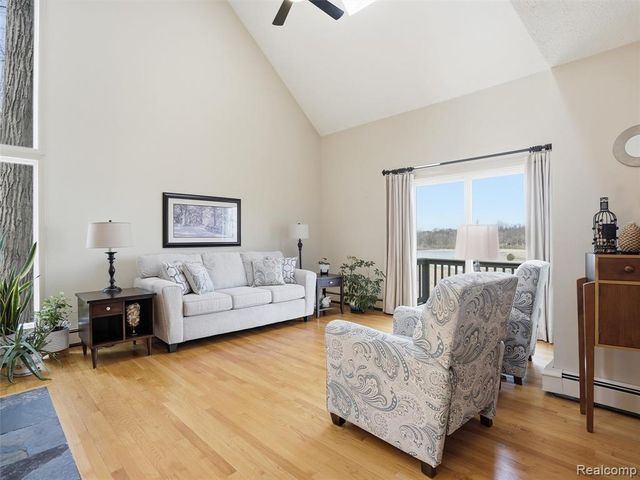 4965 Grover Drive, Brighton, MI 48116