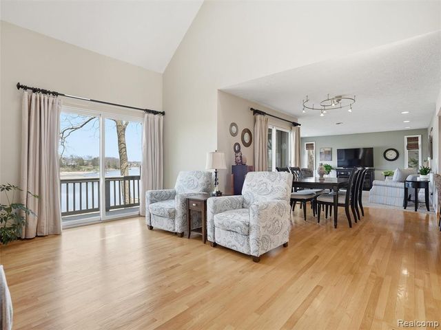4965 Grover Drive, Brighton, MI 48116