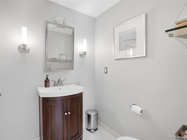 4965 Grover Drive, Brighton, MI 48116