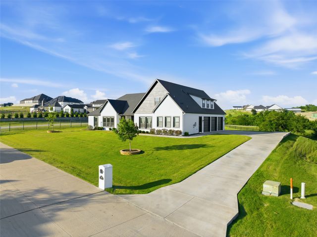 12701 Bella Strada Drive, Fort Worth, TX 76126